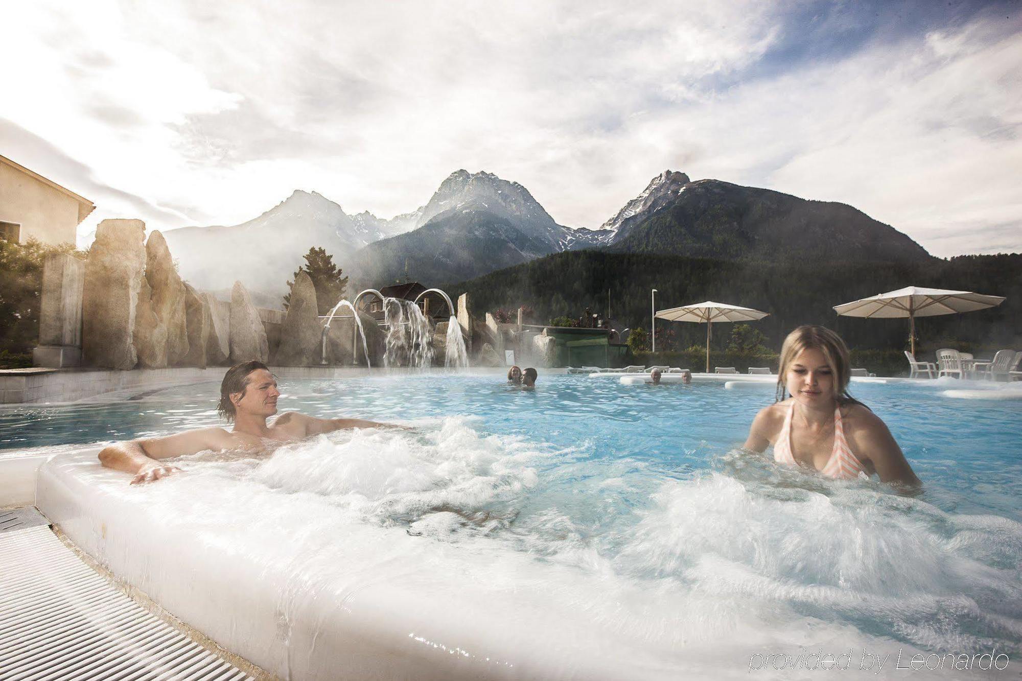 Badehotel Belvair Scuol Konforlar fotoğraf
